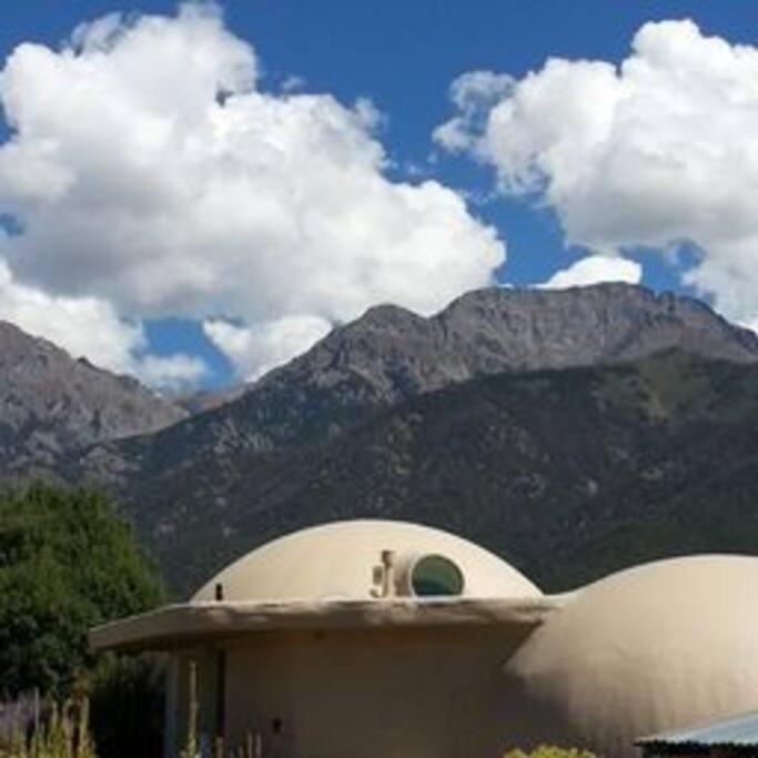 The Spacious Dome Crestone Exterior photo